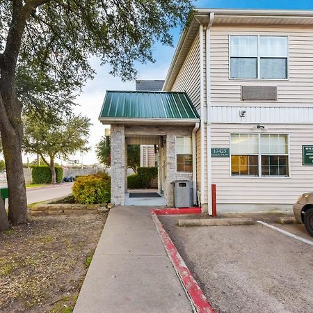 Hometowne Studios By Red Roof Dallas - North Addison - Tollway Exteriör bild
