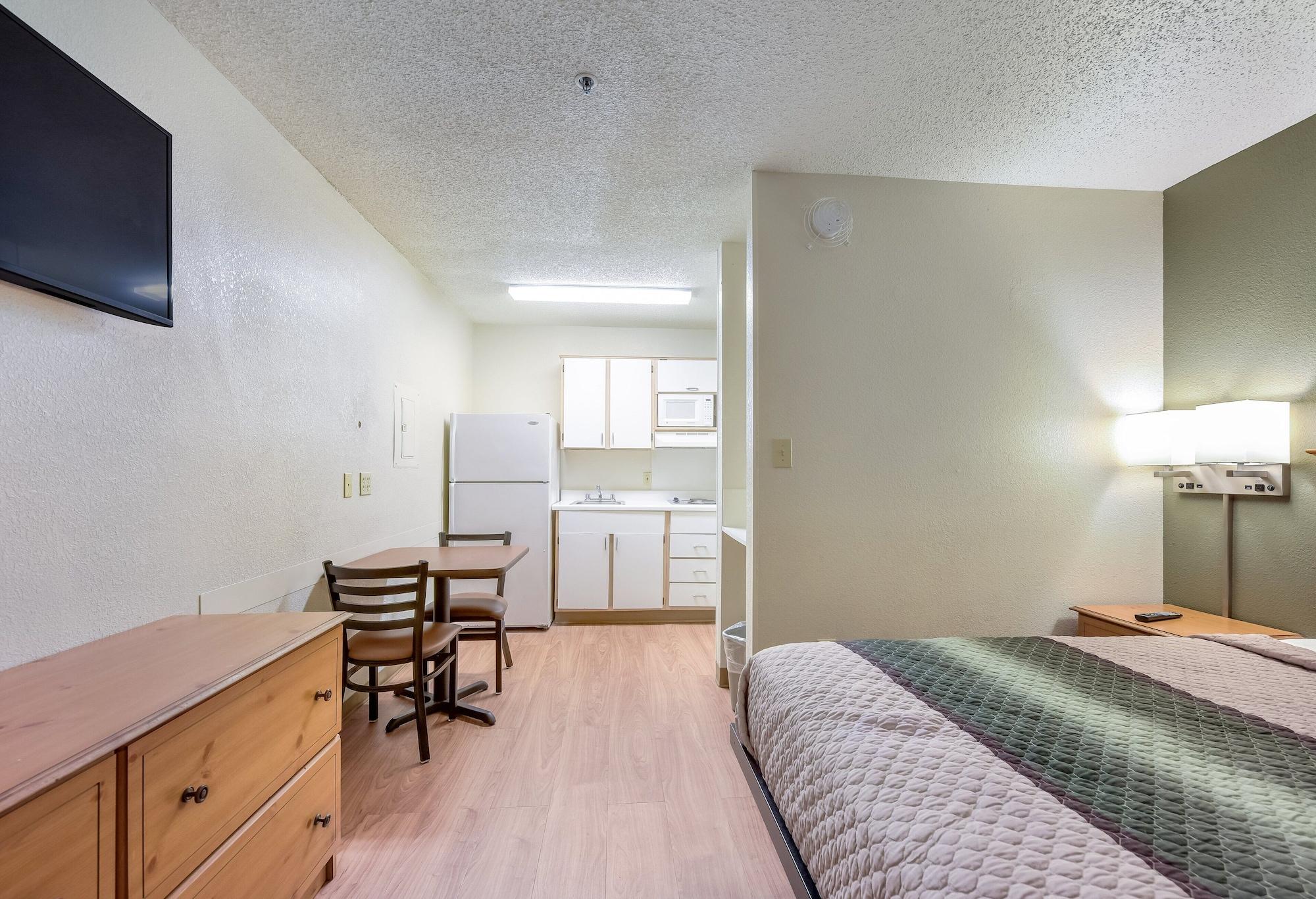 Hometowne Studios By Red Roof Dallas - North Addison - Tollway Exteriör bild