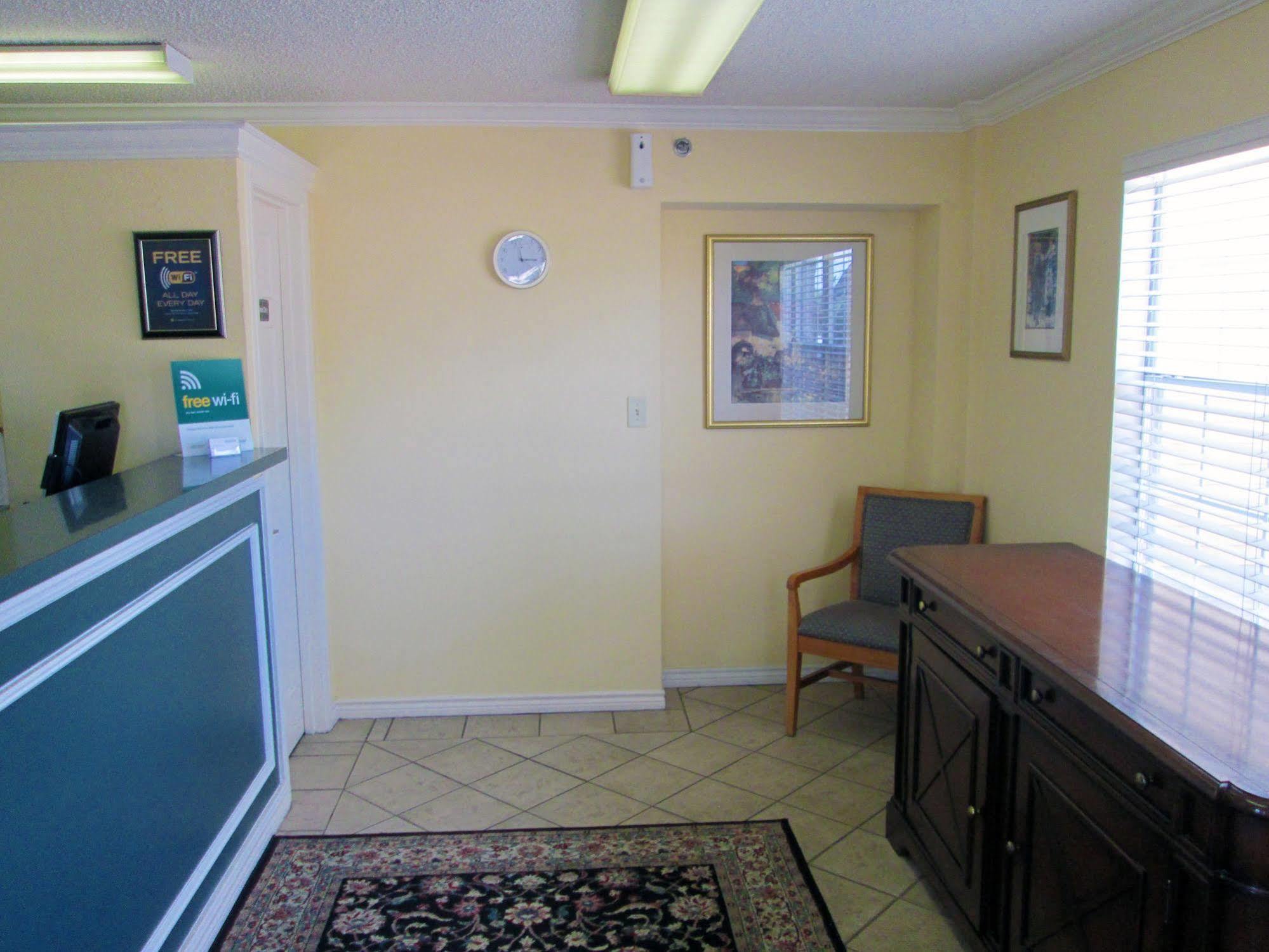 Hometowne Studios By Red Roof Dallas - North Addison - Tollway Exteriör bild