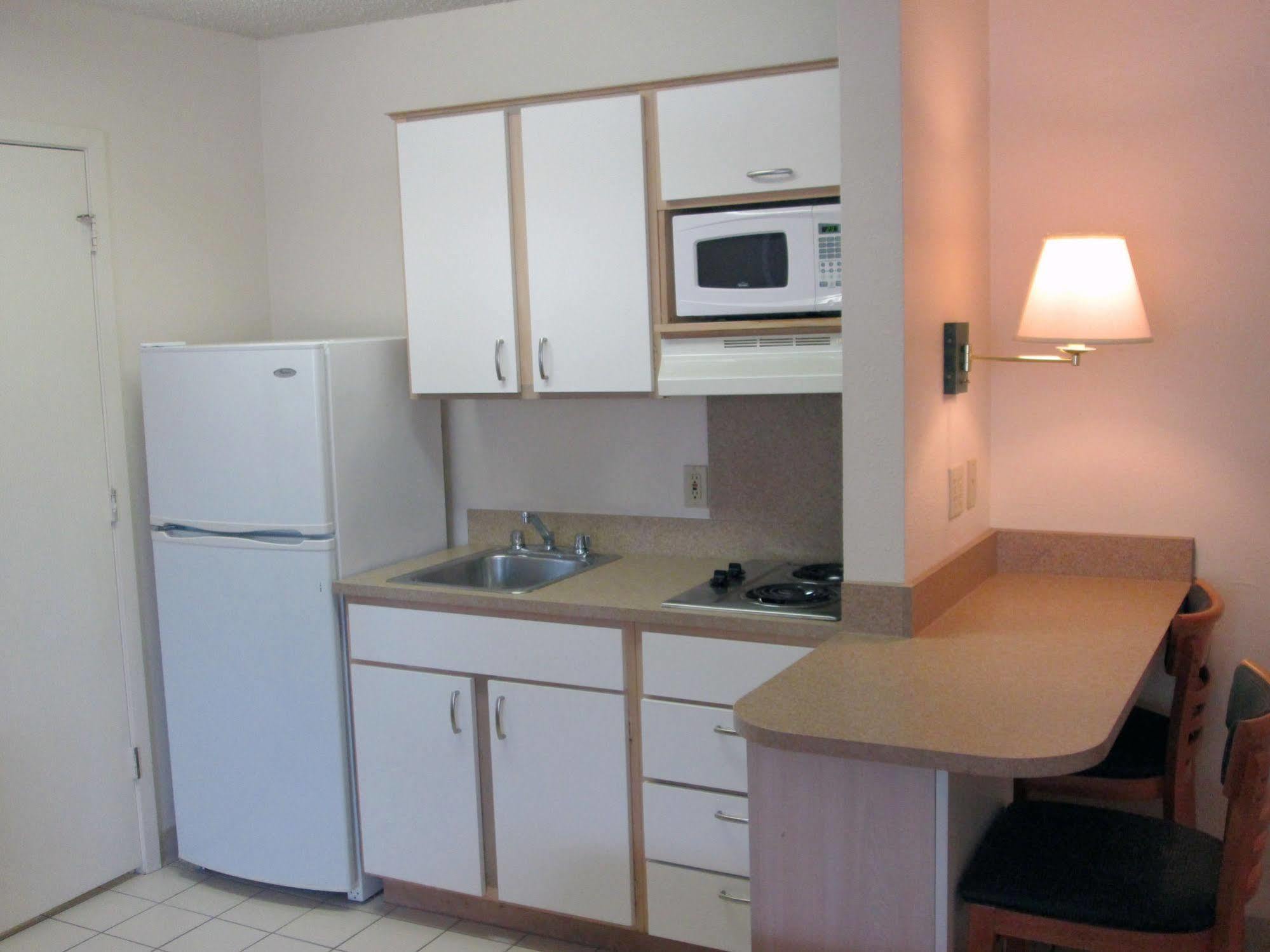 Hometowne Studios By Red Roof Dallas - North Addison - Tollway Exteriör bild
